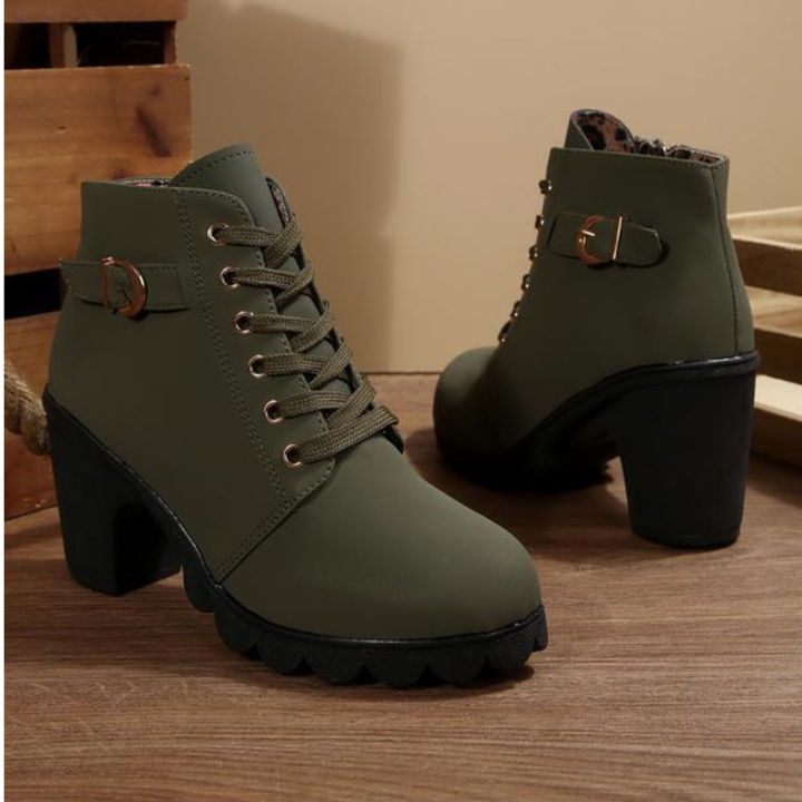 ÉMILIE™ | Stylish Lace-Up Ankle Boots with Metal Buckles and Thick Soles