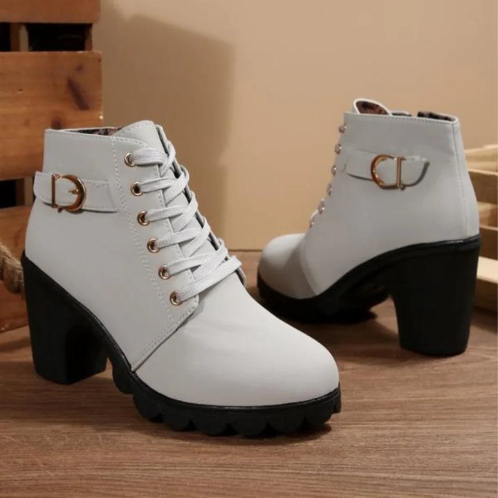 ÉMILIE™ | Stylish Lace-Up Ankle Boots with Metal Buckles and Thick Soles