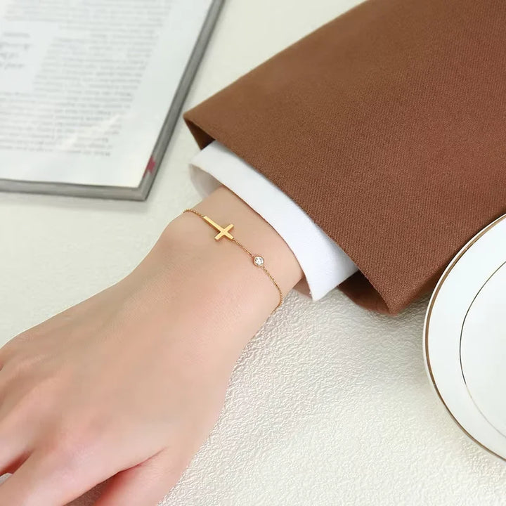 Lunara Bracelet – Elegant Moon & Stars