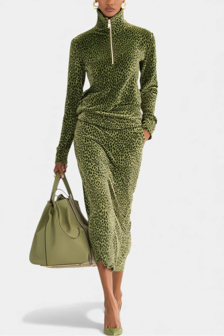 Avdotya Retro Leopard Turtleneck Set