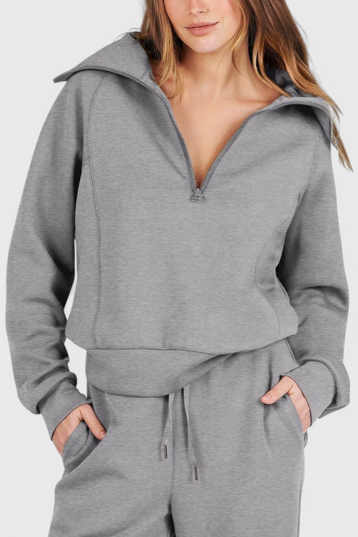 Berken Relaxed Two-Piece Set in Lightweight Fabric