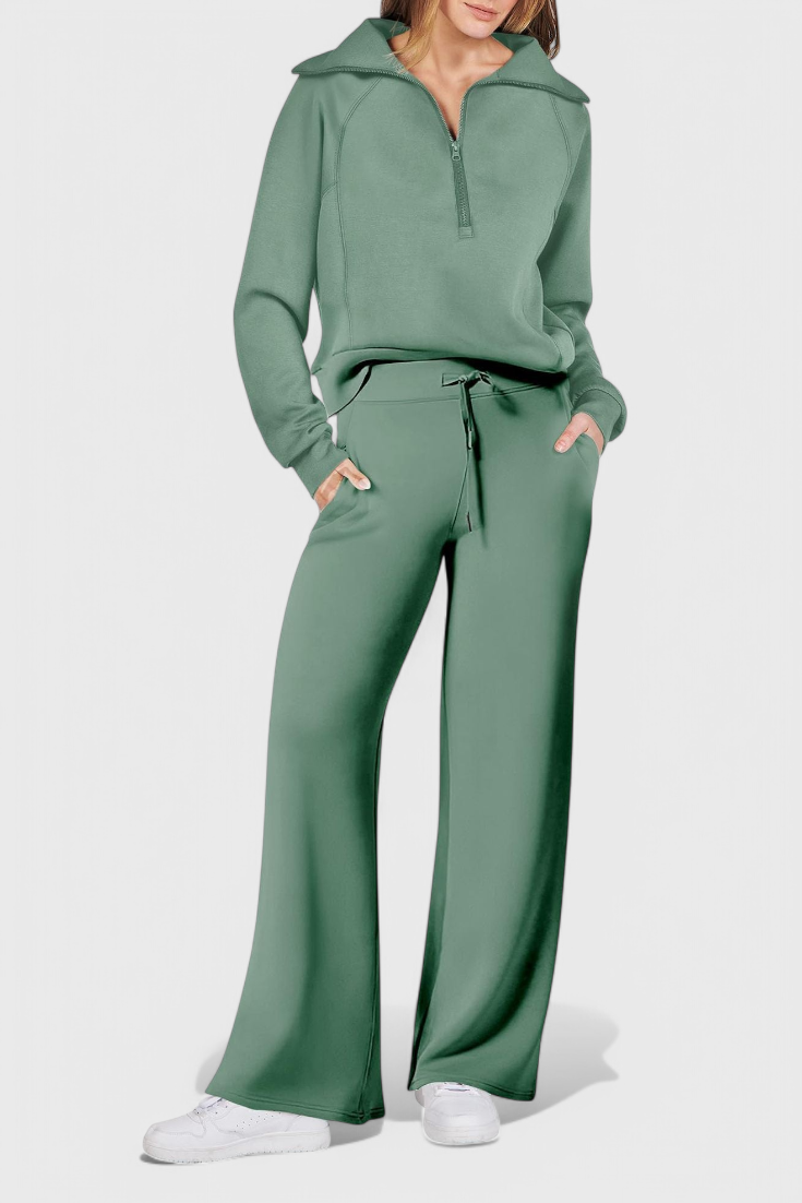 Berken Relaxed Two-Piece Set in Lightweight Fabric